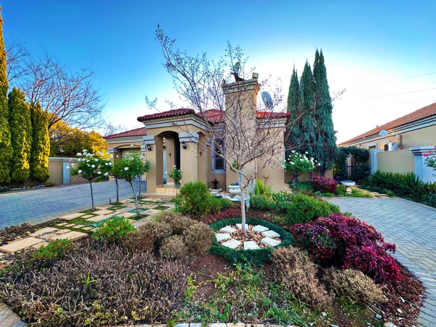 3 Bedroom Property for Sale in Kannoniers Park North West